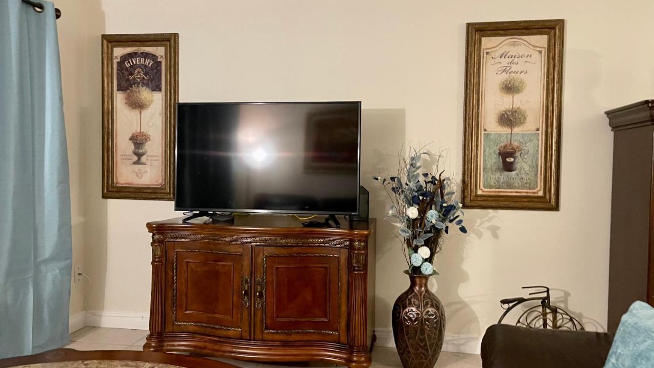 Lovely 2Bed 2Ba Vacation Rental Near The Beach بومبانو بيتش المظهر الخارجي الصورة